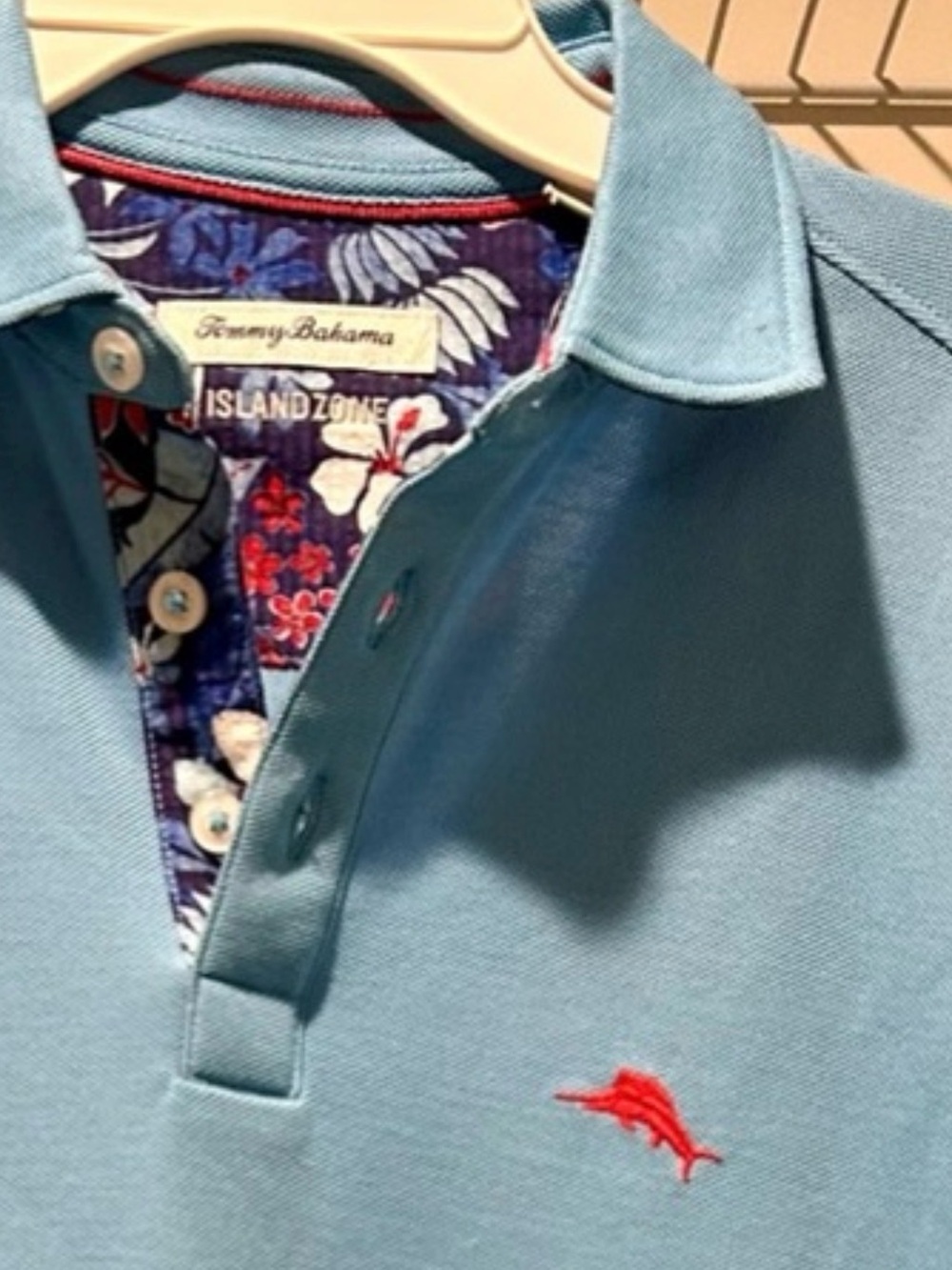Tommy Bahama Island zone Men’s Slate Light Blue Polo with Red Fish Logo NWT S